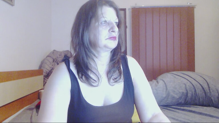 ExtasyMature's Streamate show and profile