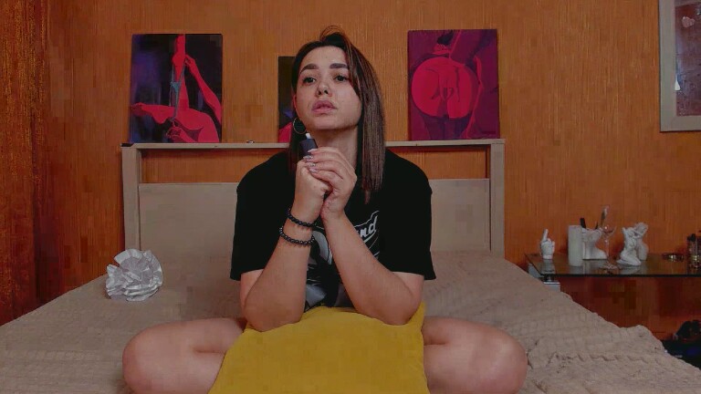 GlamNova's Streamate show and profile