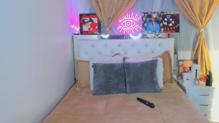 NinaMonet's Streamate show and profile