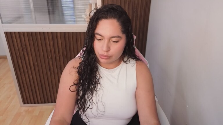 SharaThomas's Streamate show and profile