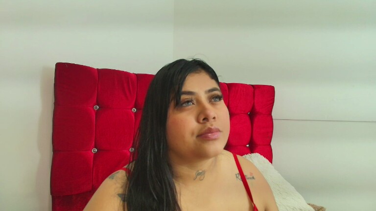 ema_foxyy's Streamate show and profile