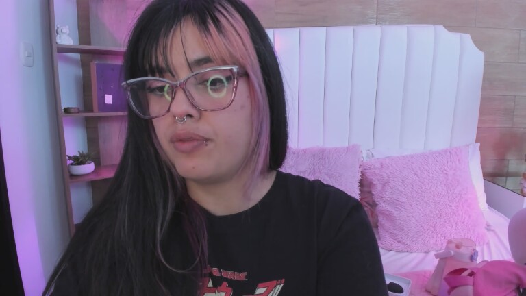 MaddieWaves's Streamate show and profile