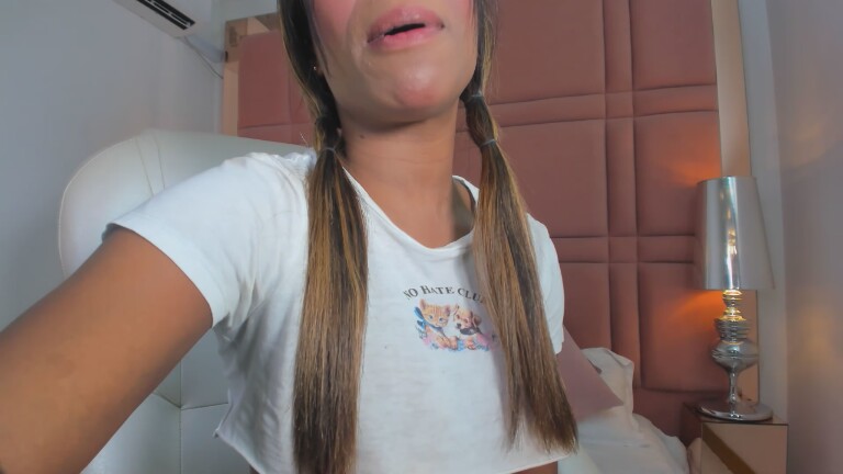 hollyBrisstol90's Streamate show and profile