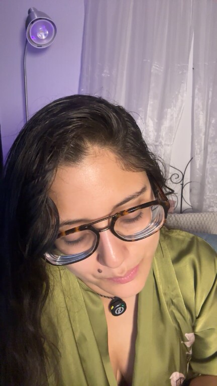 HaileyBunny_18's Streamate show and profile