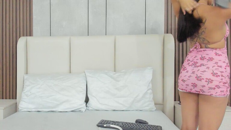 KiraVargas's Streamate show and profile